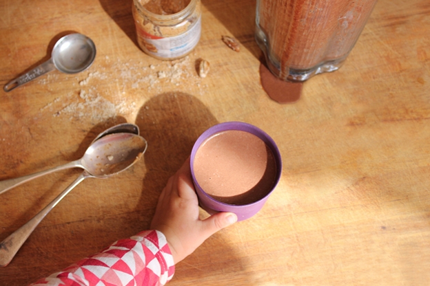 toddler smoothie – carob & banana